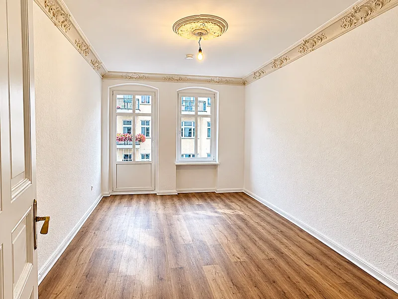 Stilvolle 3-Zimmer-Wohnung mit Stuckverzierungen in Köpenick! — photo 1